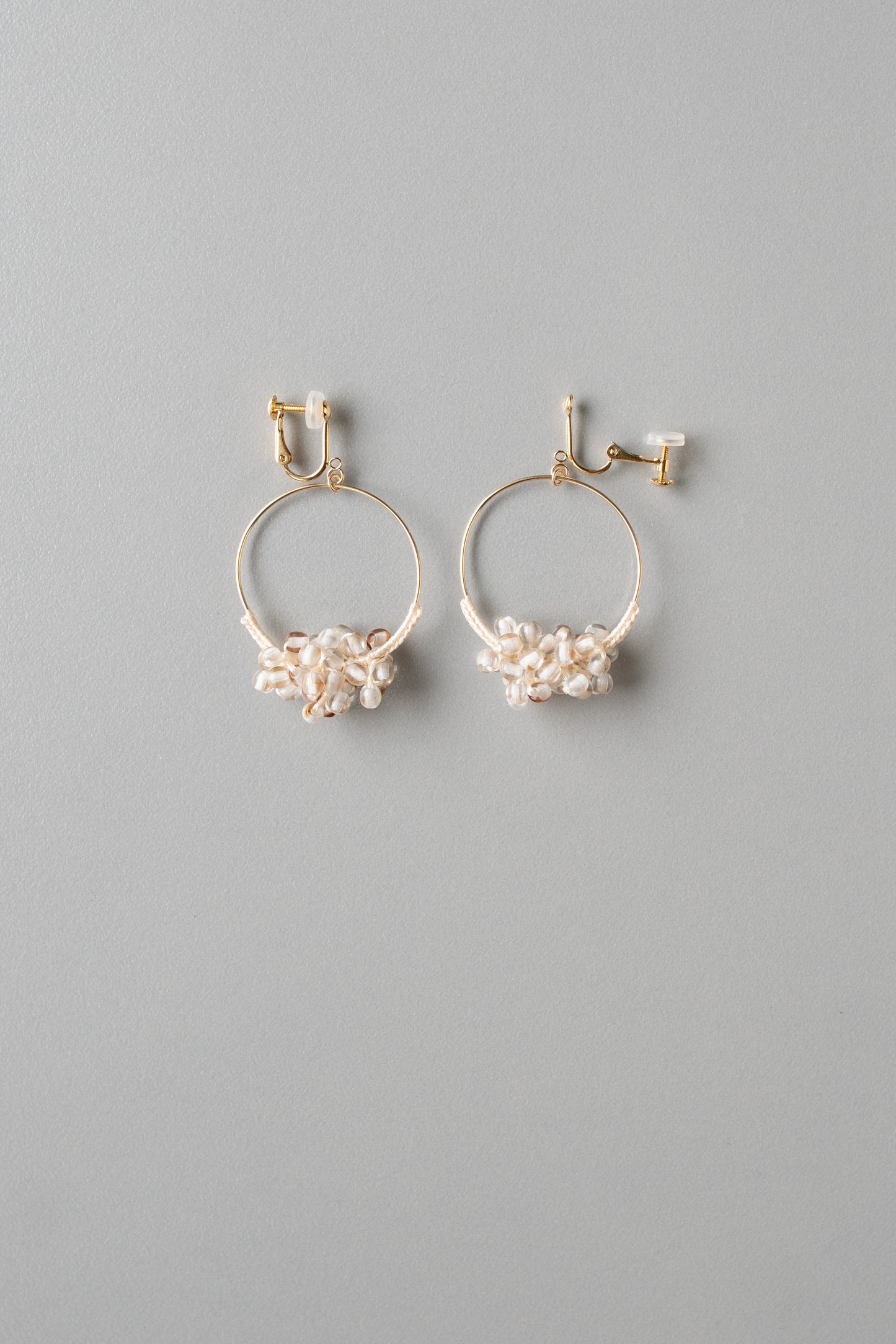 泡の耳飾り | 生成り