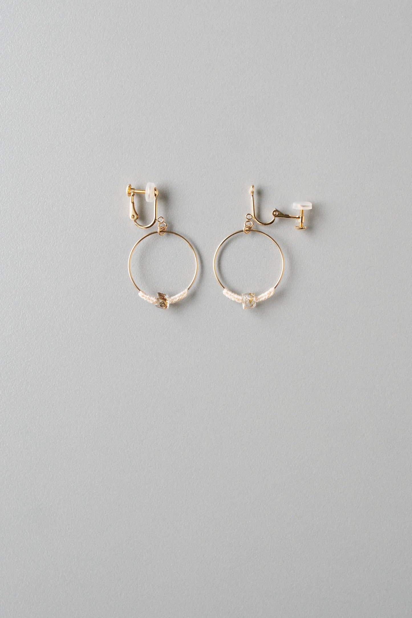 インクルージョン水晶の耳飾り | 生成り