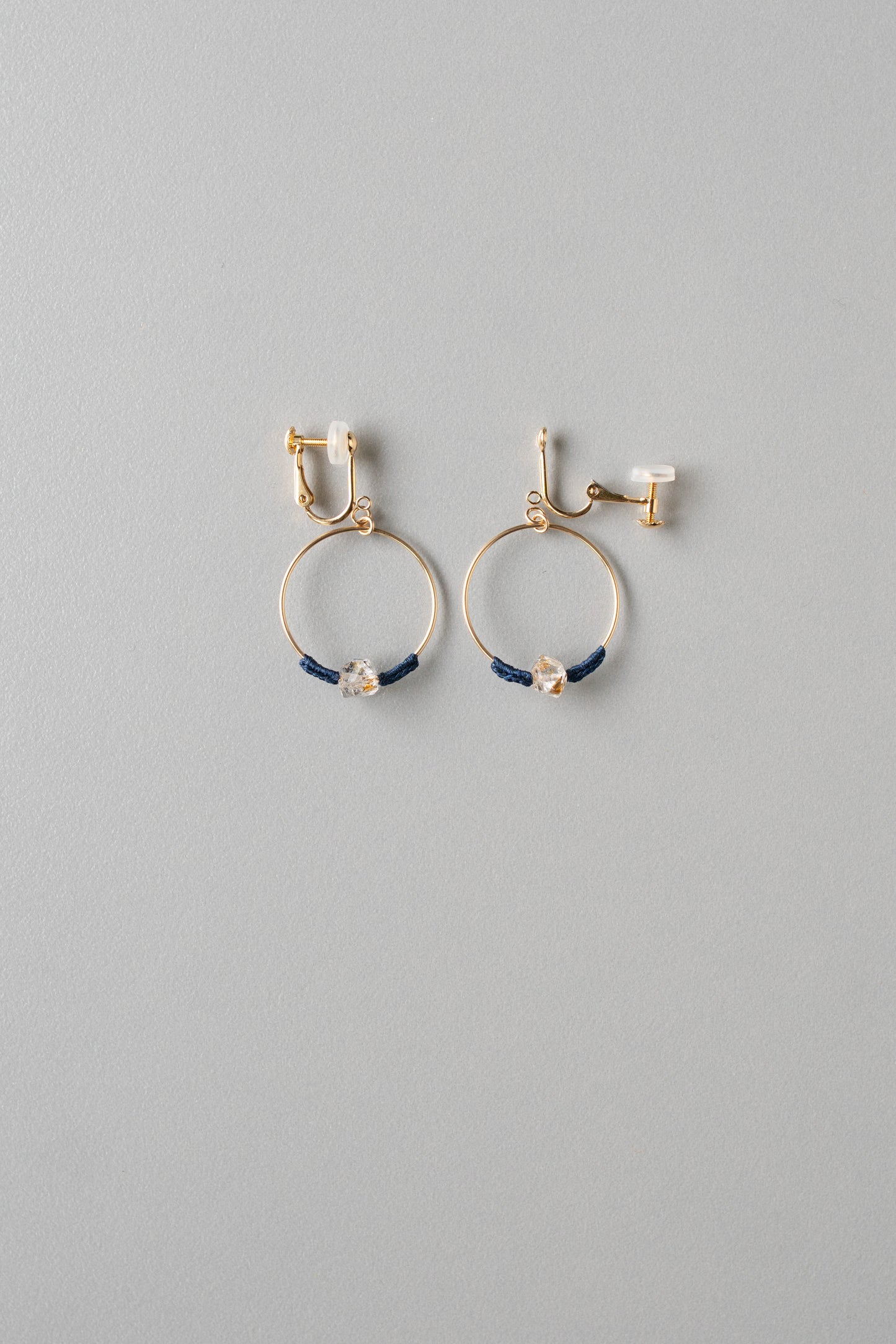インクルージョン水晶の耳飾り | 藍