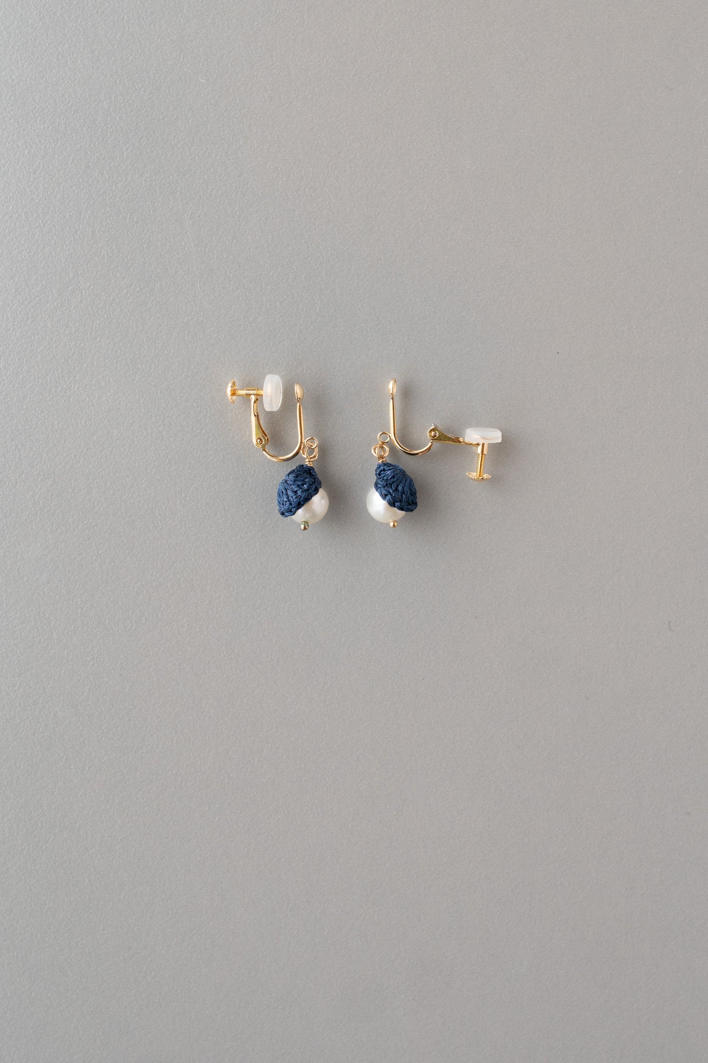 小さなパールの耳飾り | 藍