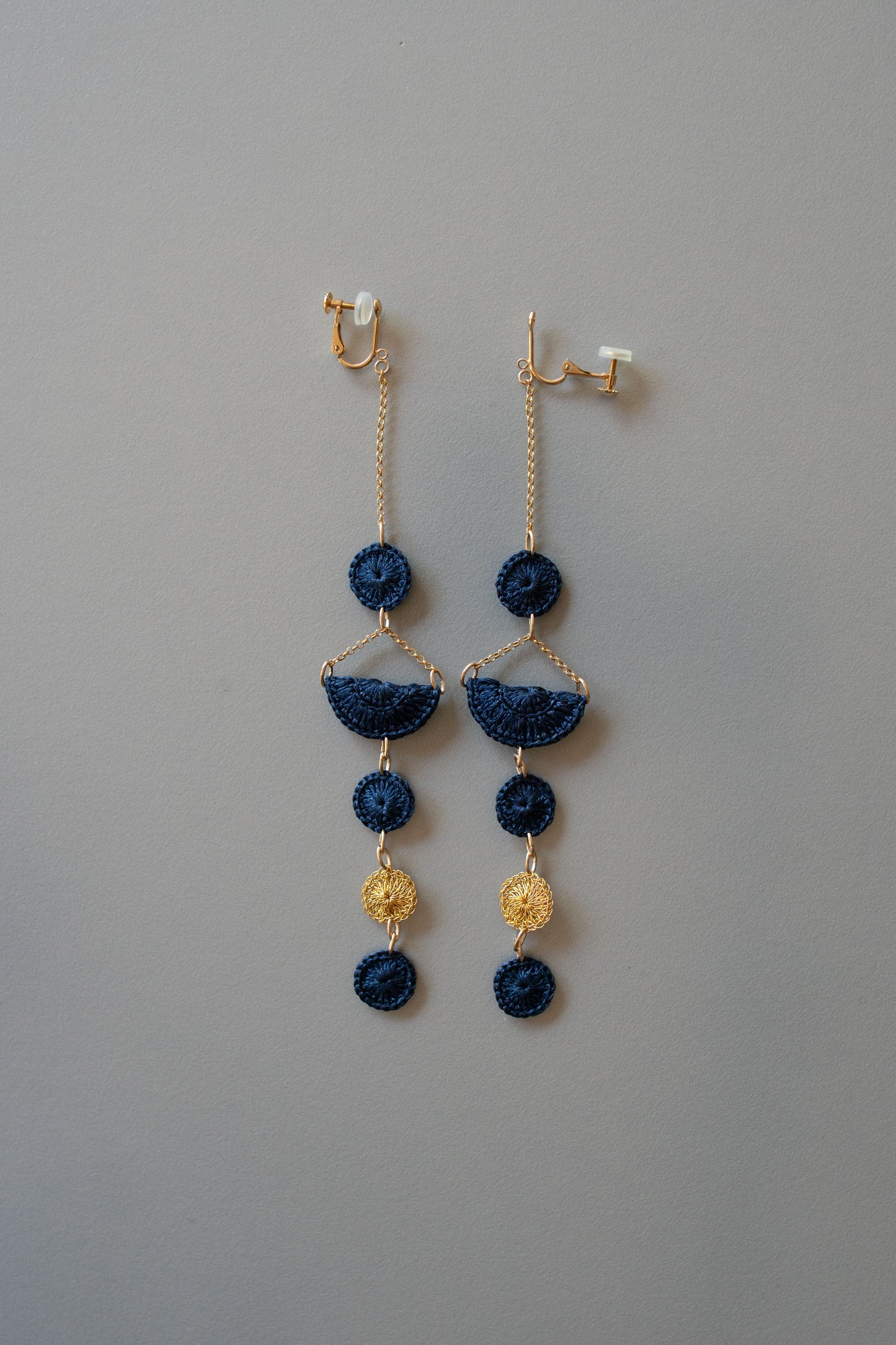 K ロング耳飾り | 藍