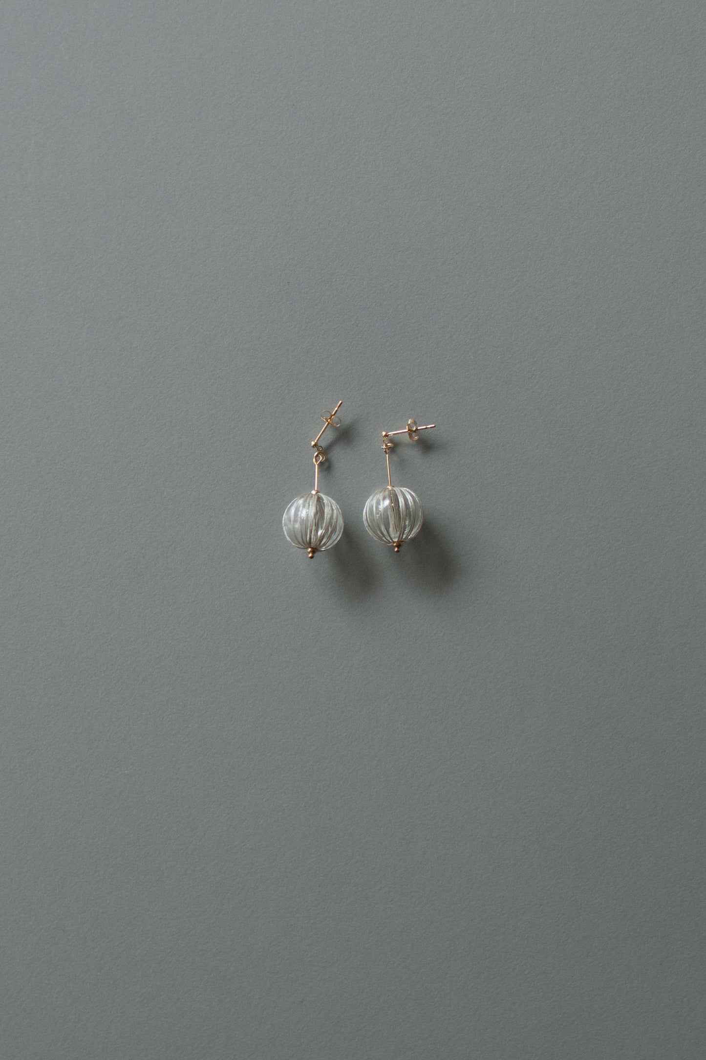 吹きガラス - 耳飾り | 銀灰色