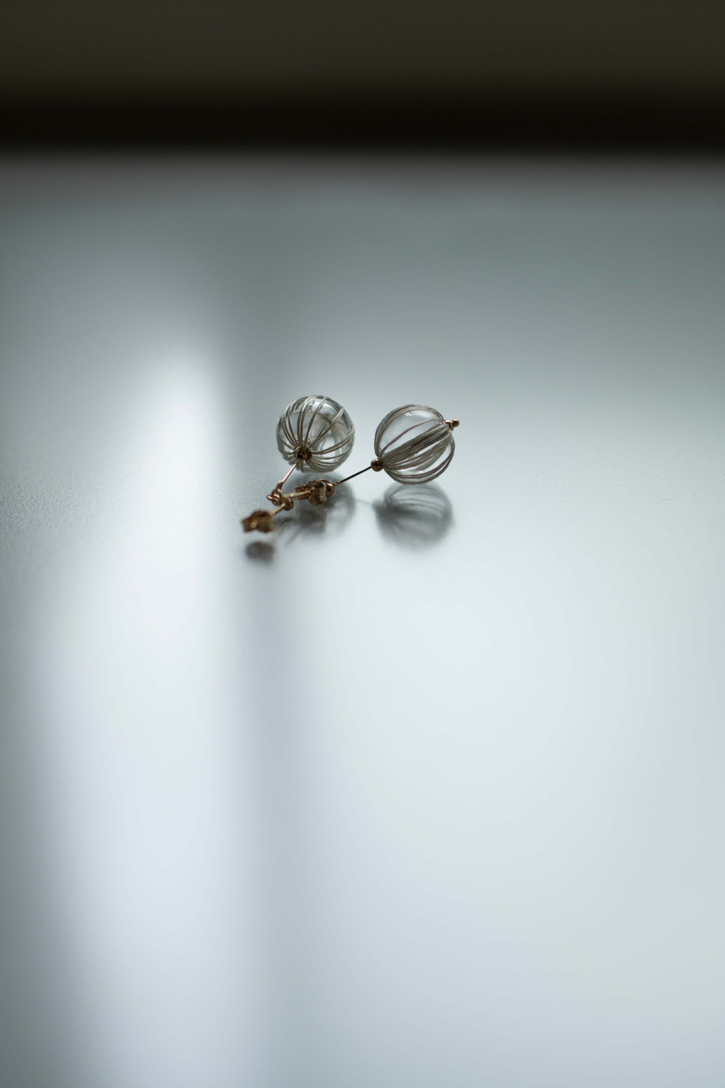 吹きガラス - 耳飾り | 銀灰色