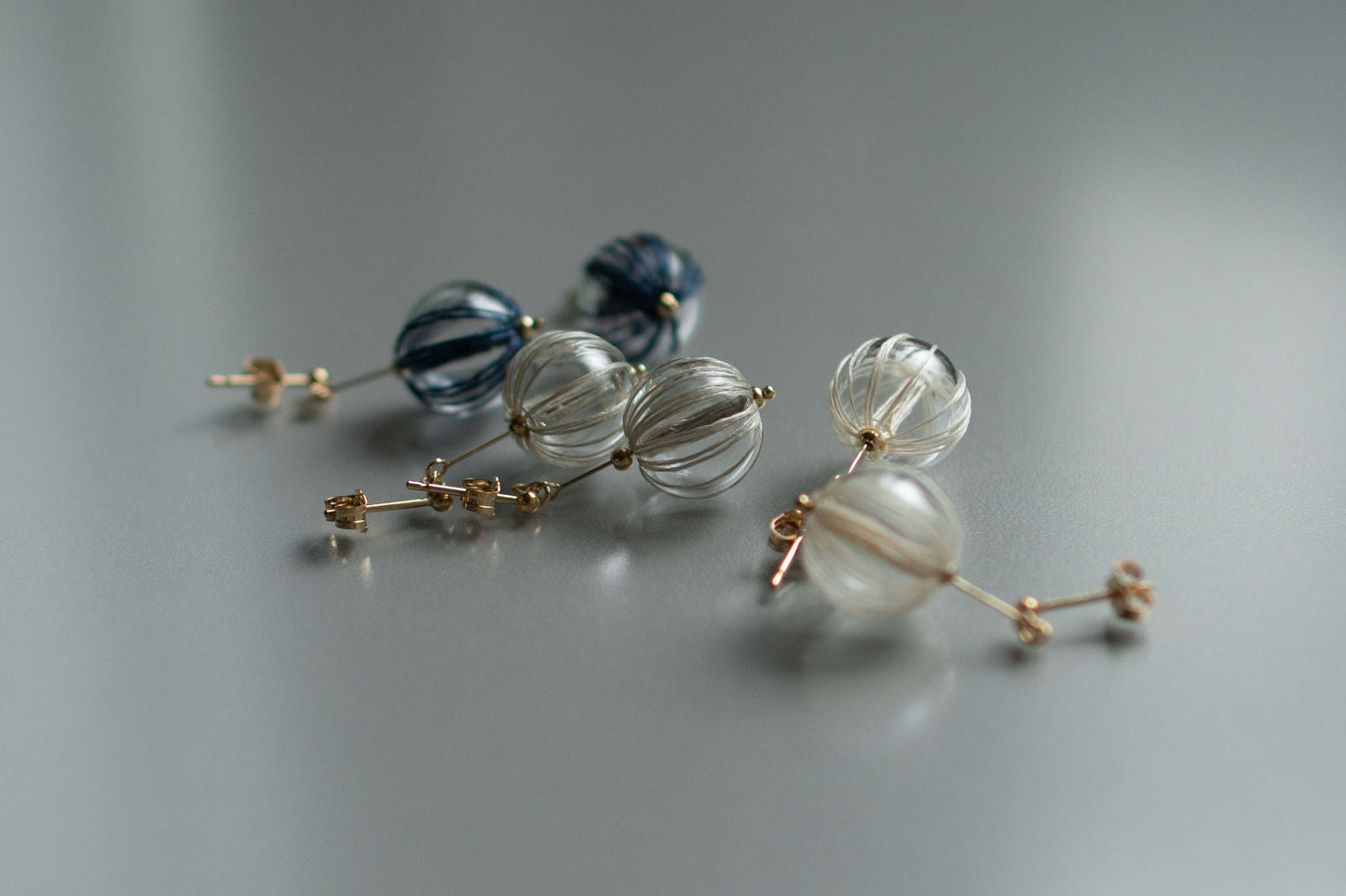 吹きガラス - 耳飾り | 銀灰色