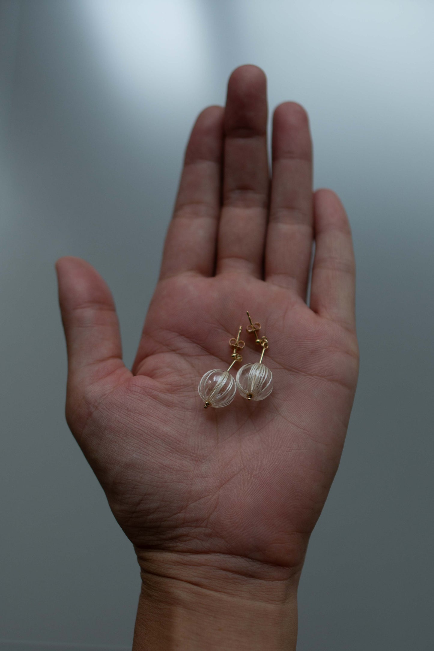 吹きガラス - 耳飾り | 生成り