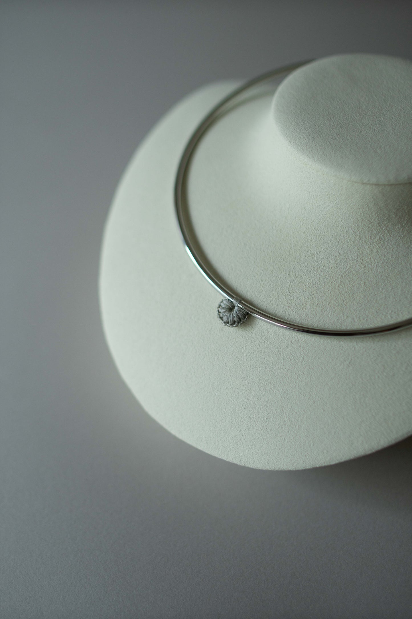 巡礼のチョーカー | 銀灰色