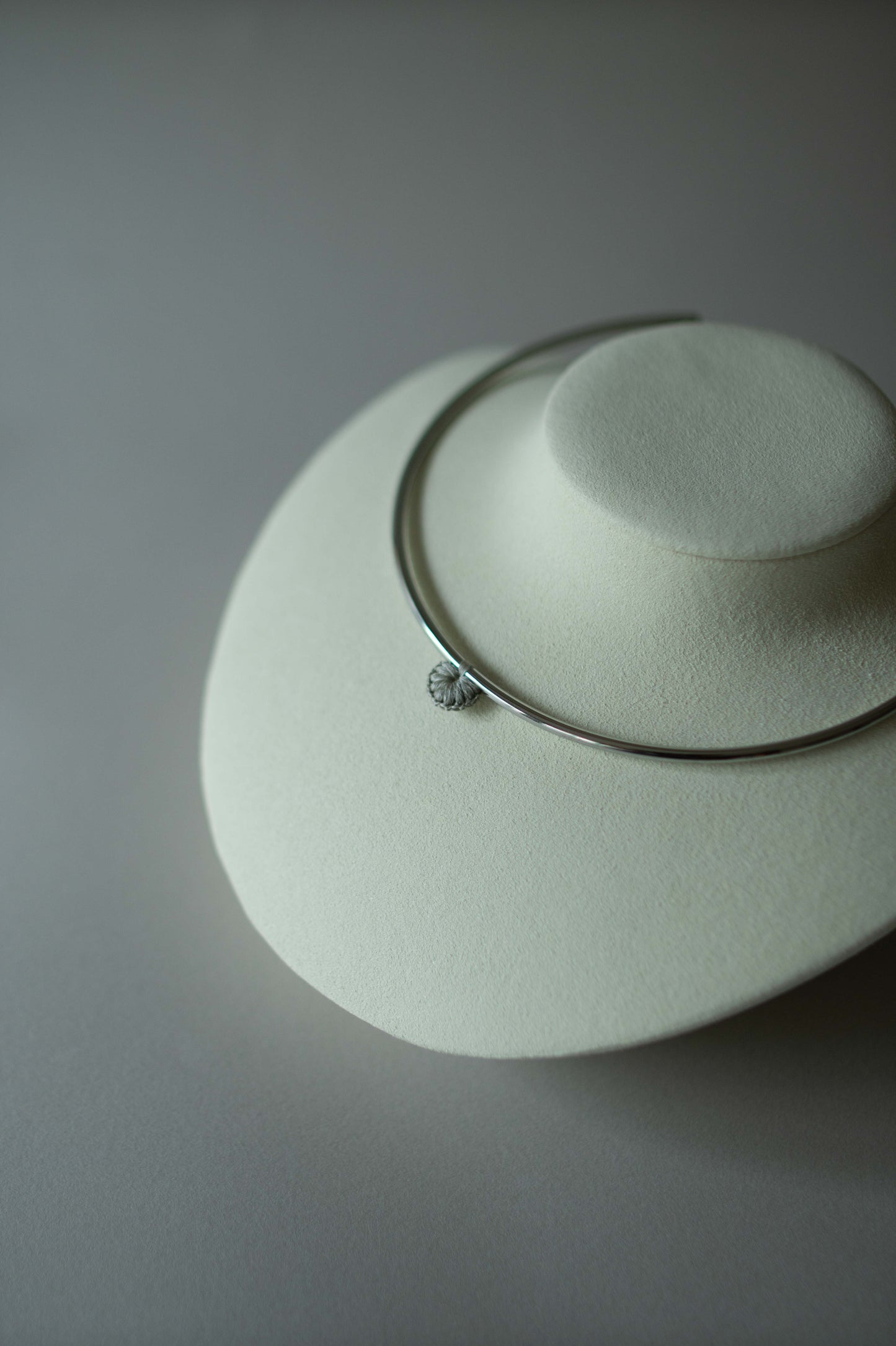 巡礼のチョーカー | 銀灰色