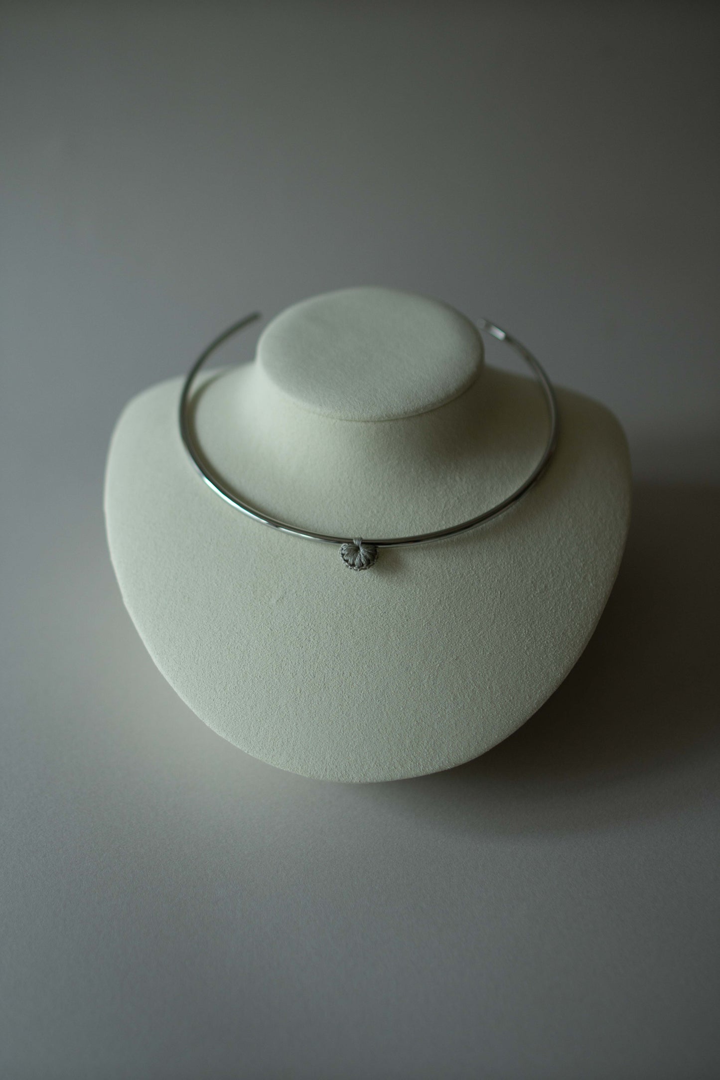 巡礼のチョーカー | 銀灰色