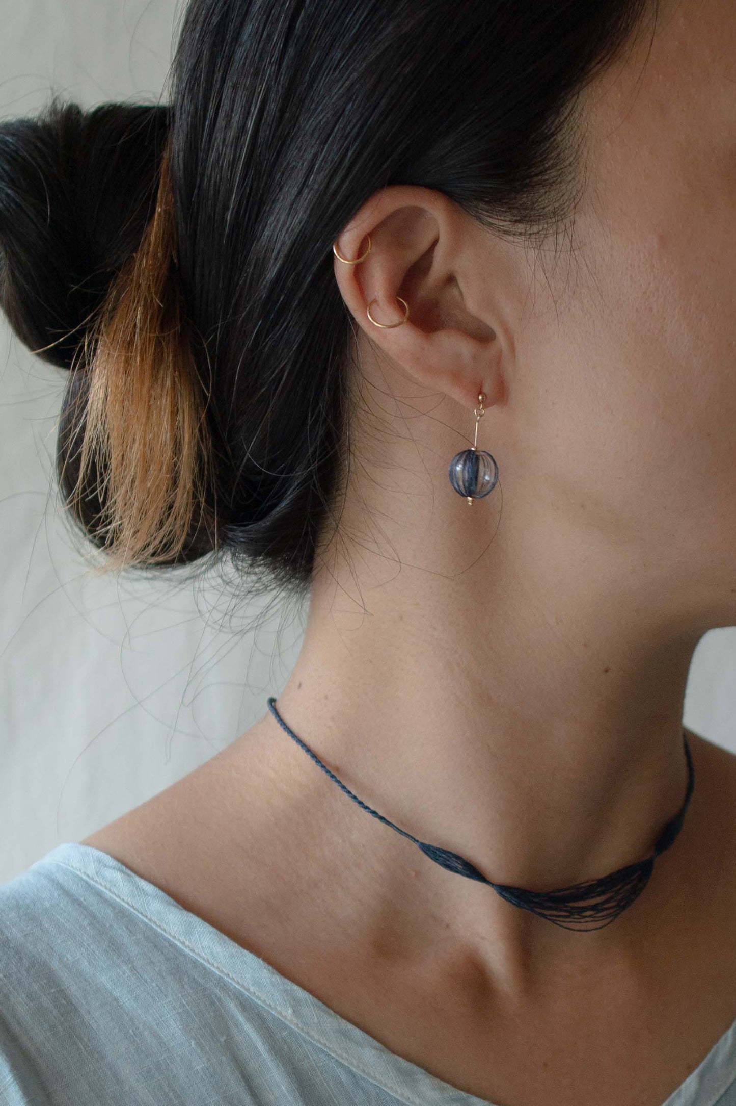 吹きガラス - 耳飾り | 藍