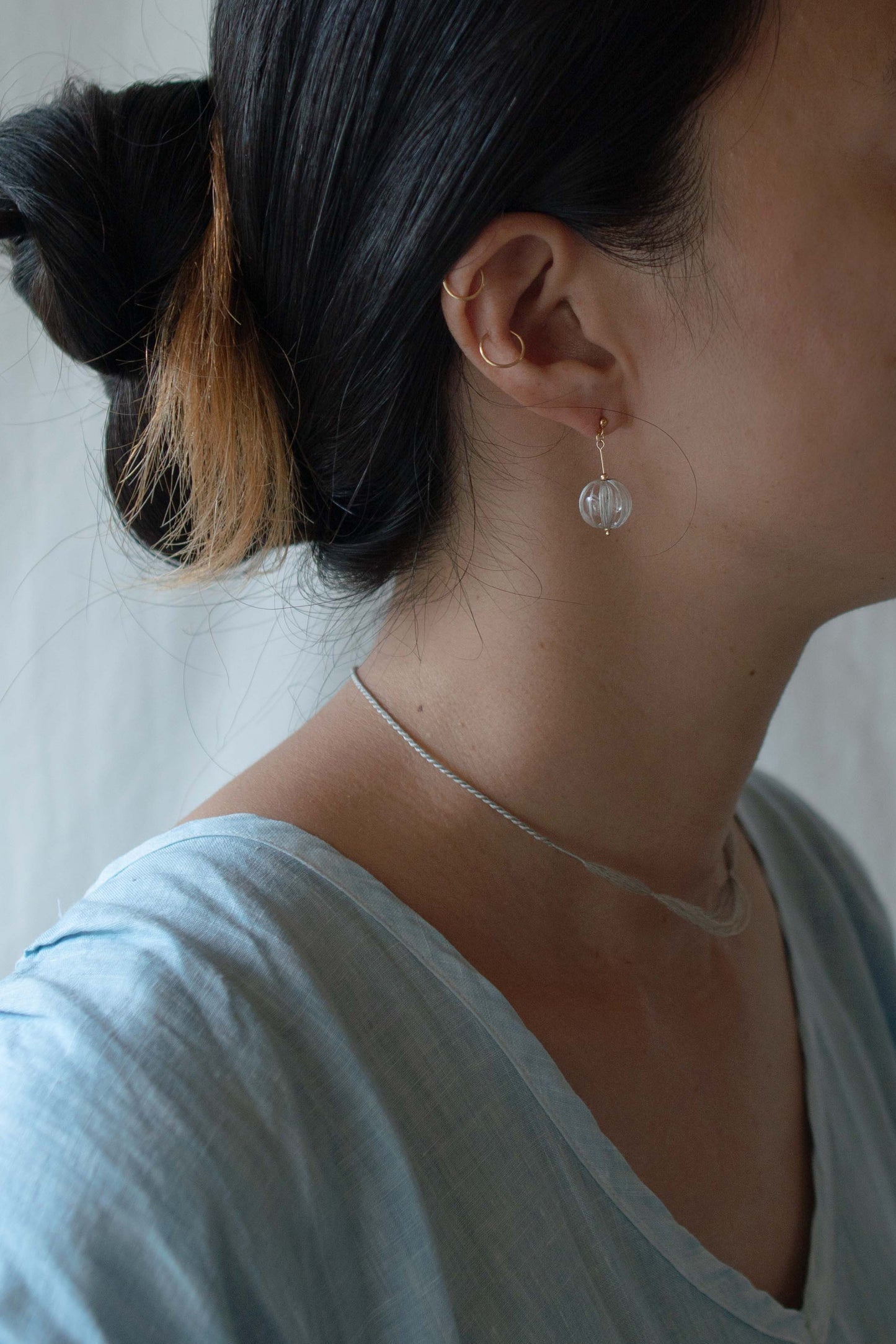 吹きガラス - 耳飾り | 銀灰色