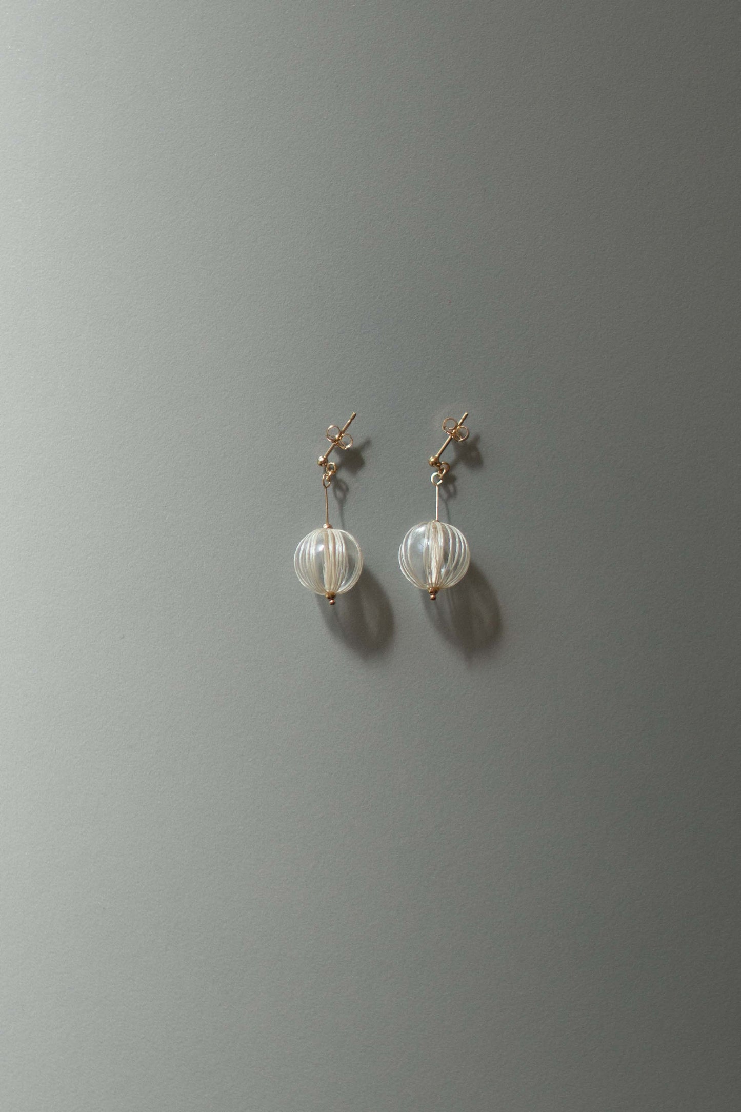 吹きガラス - 耳飾り | 生成り