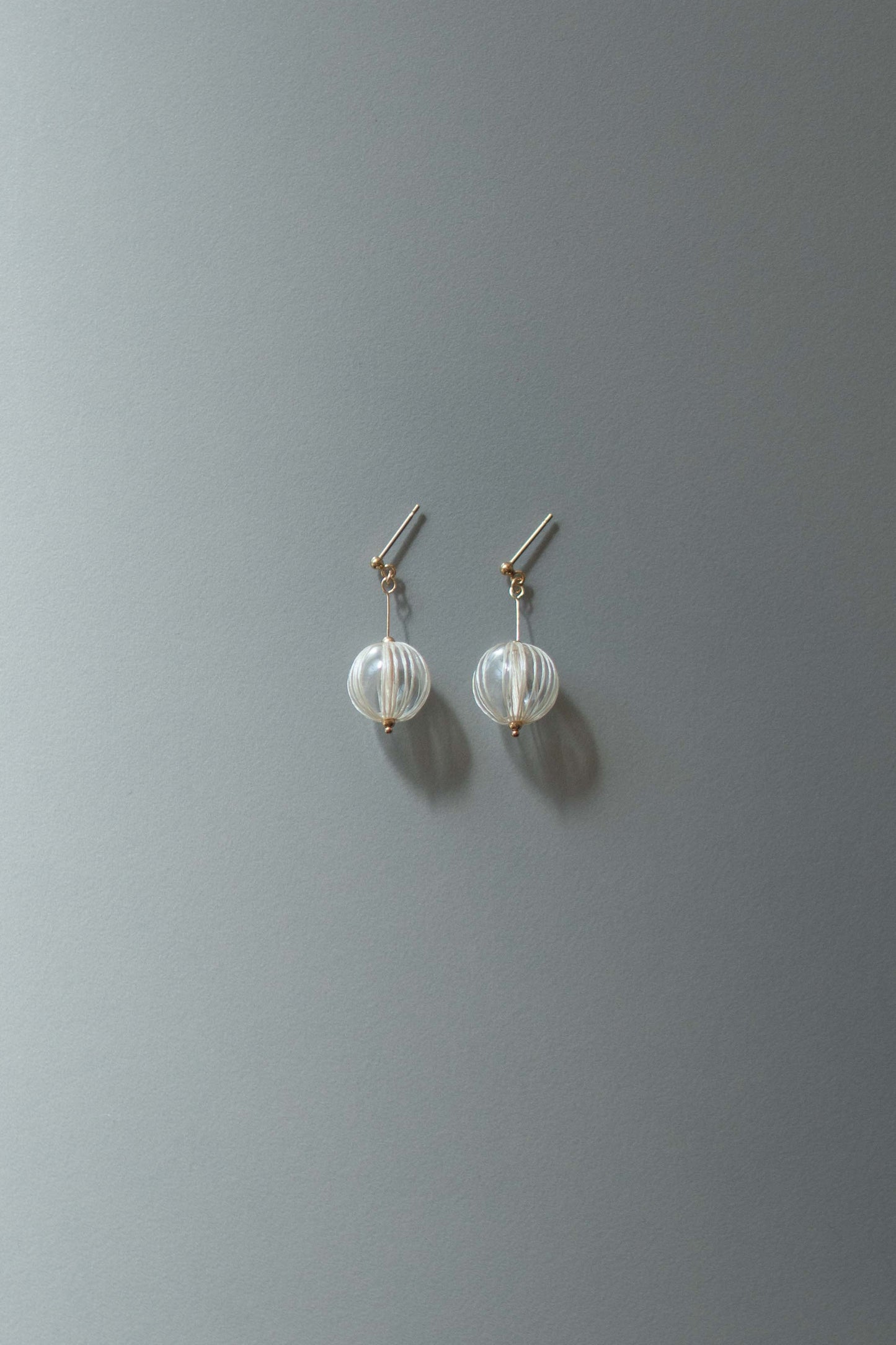 吹きガラス - 耳飾り | 生成り