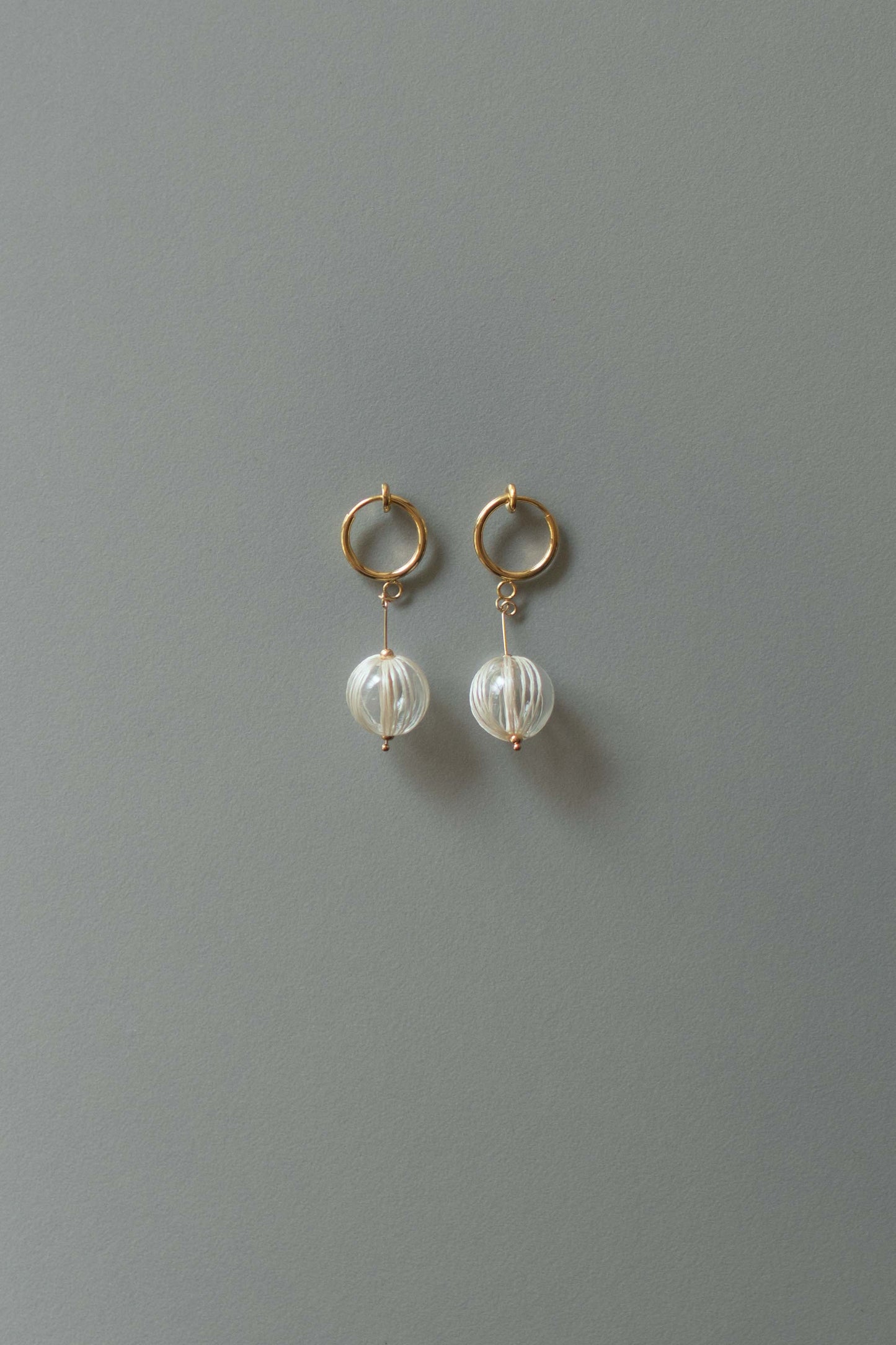 吹きガラス - 耳飾り | 生成り