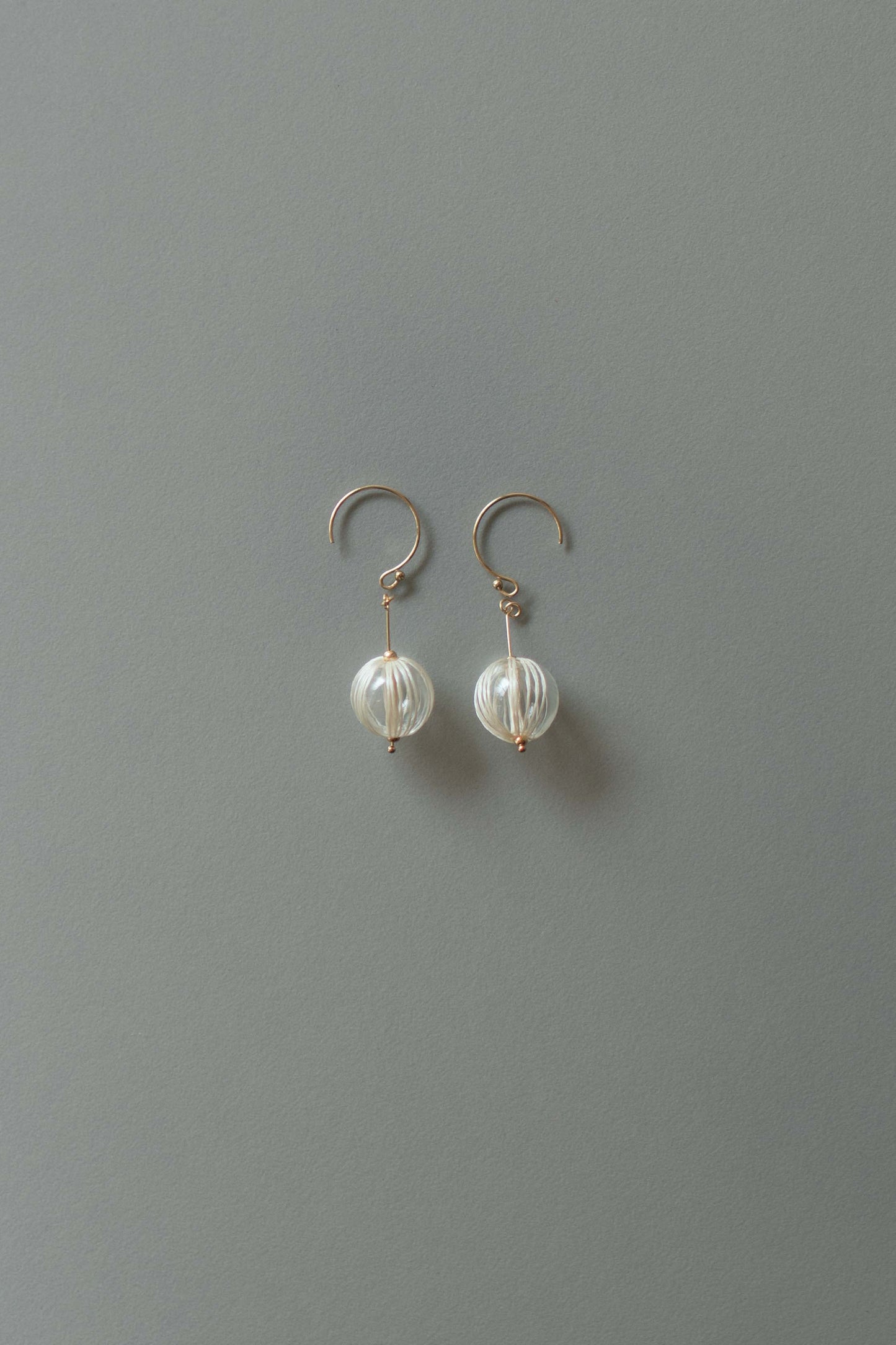 吹きガラス - 耳飾り | 生成り