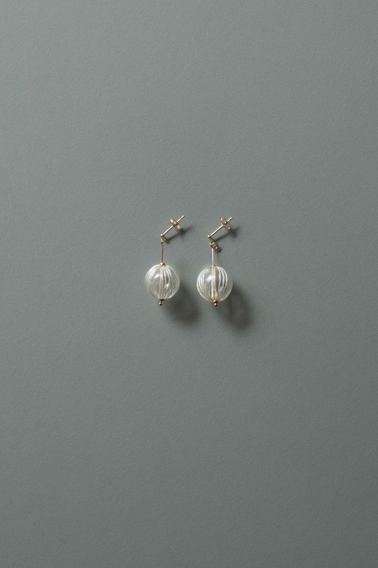 吹きガラス - 耳飾り | 生成り