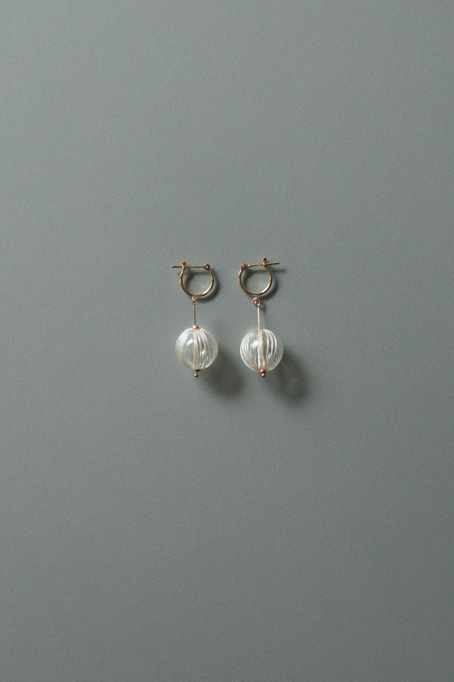 吹きガラス - 耳飾り | 生成り