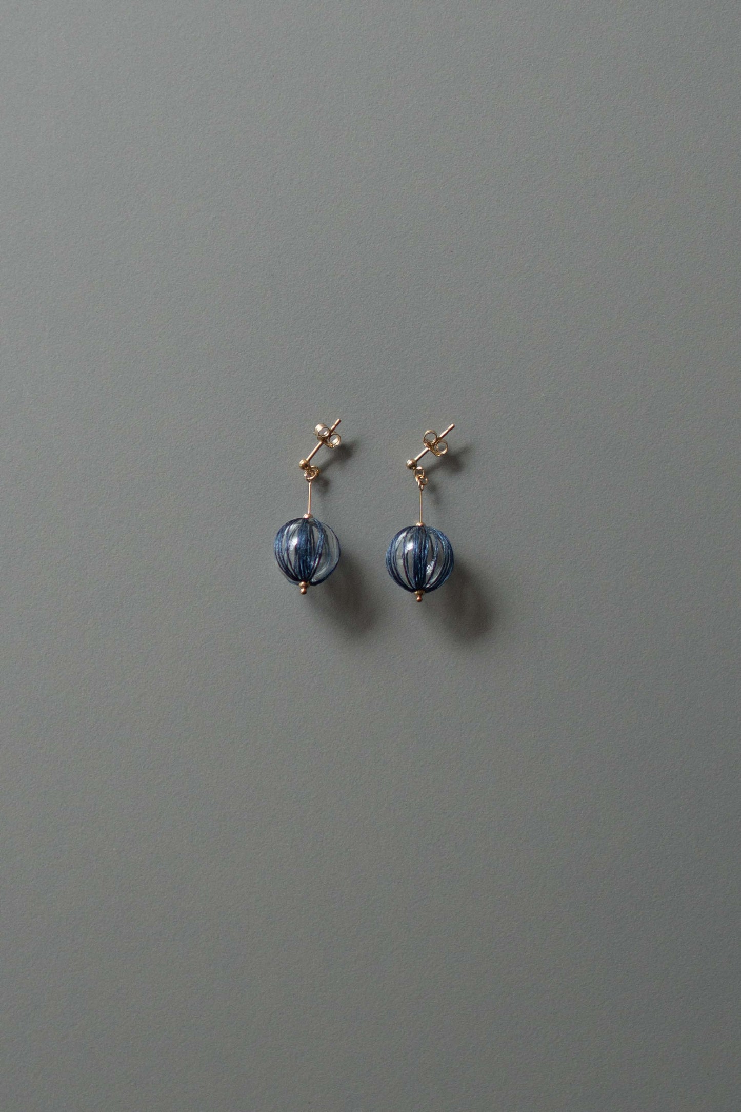 吹きガラス - 耳飾り | 藍