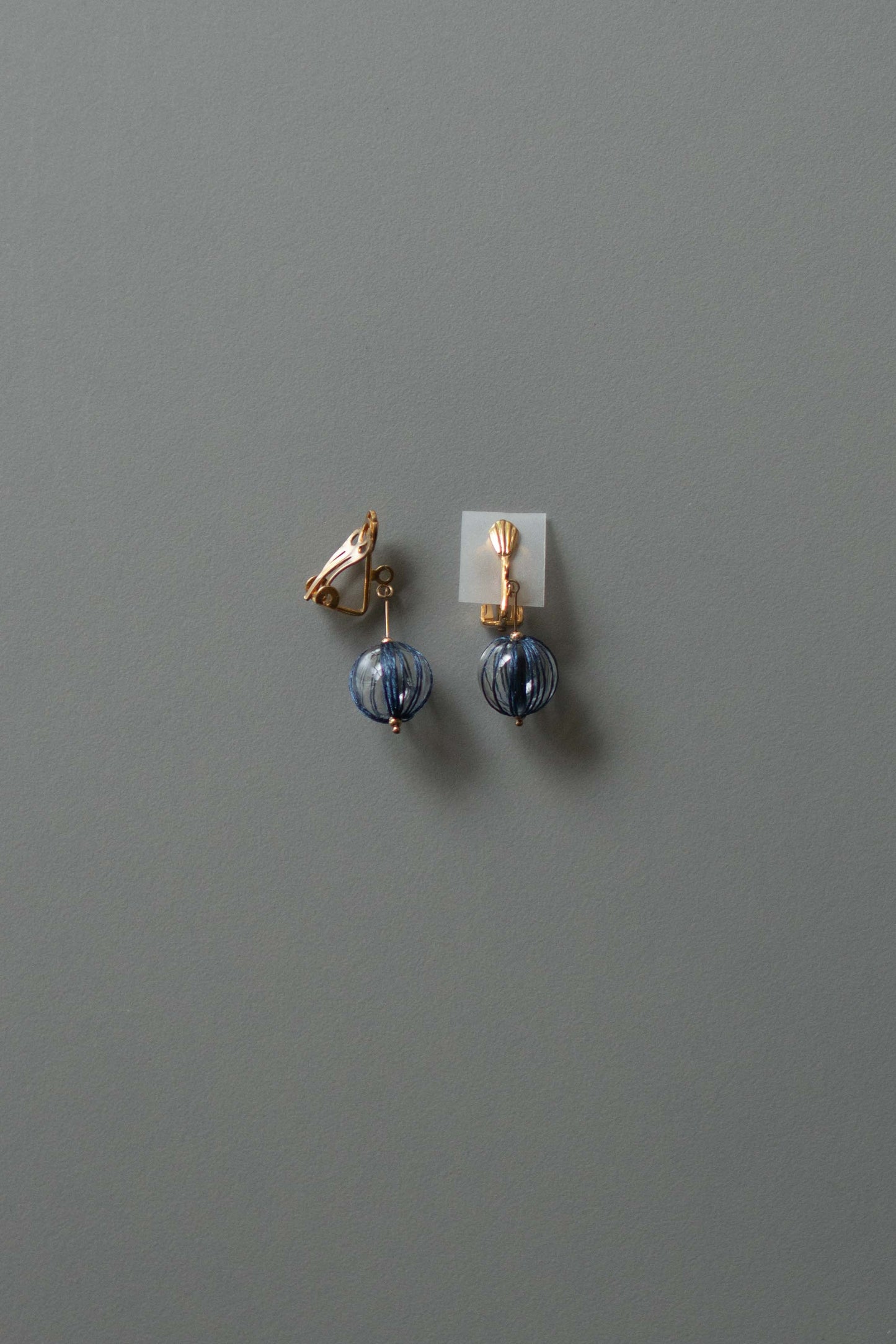 吹きガラス - 耳飾り | 藍