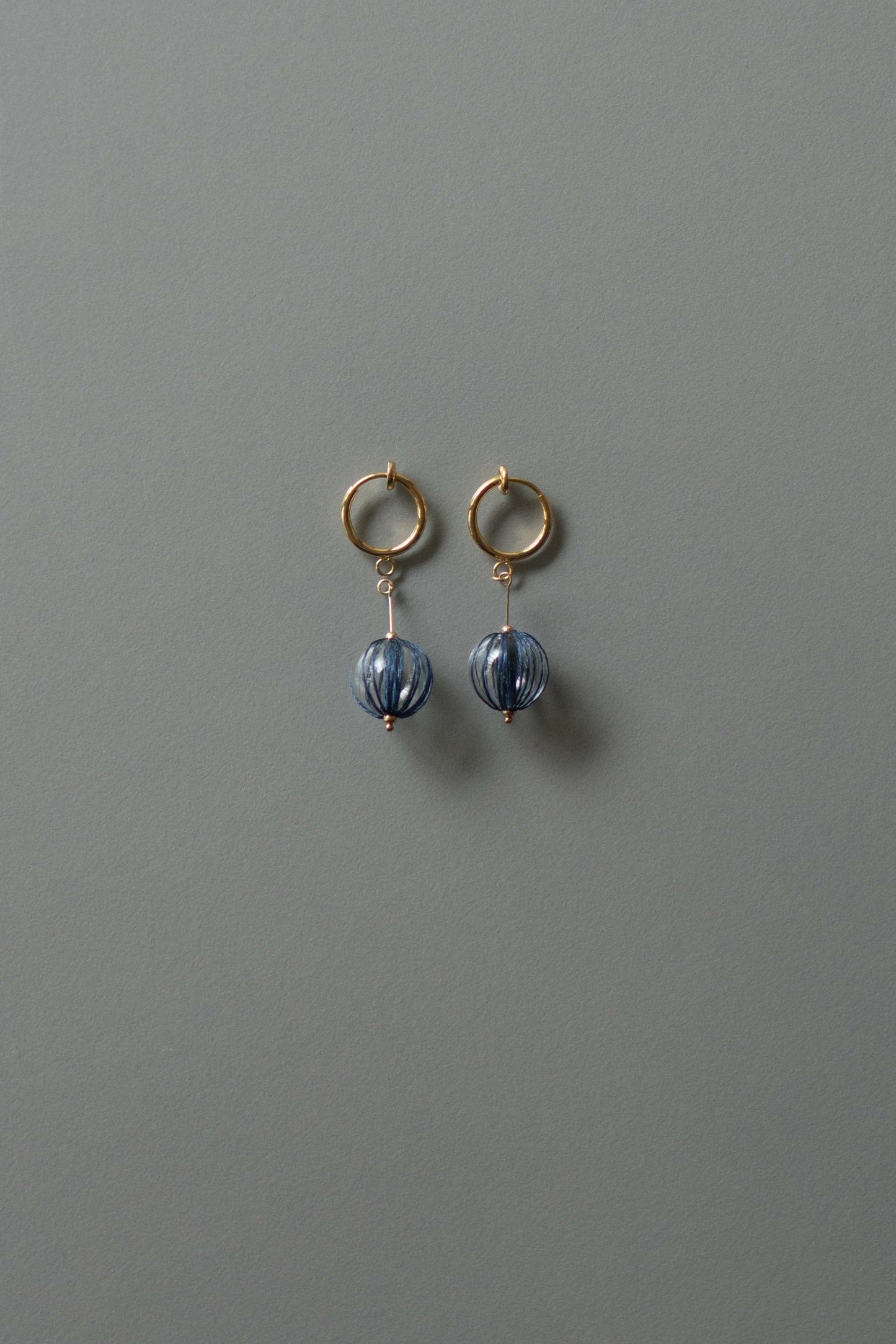 吹きガラス - 耳飾り | 藍
