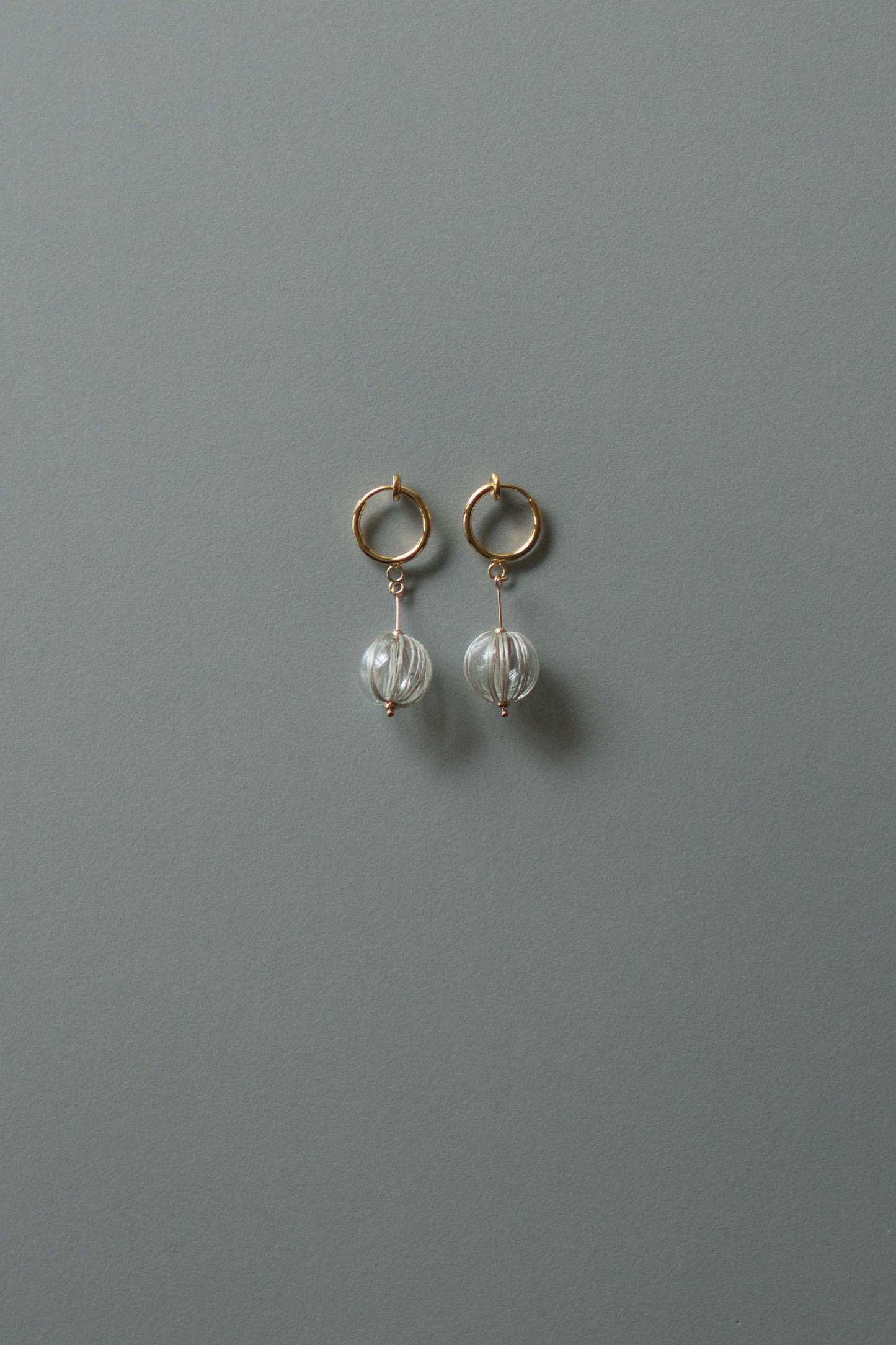 吹きガラス - 耳飾り | 銀灰色