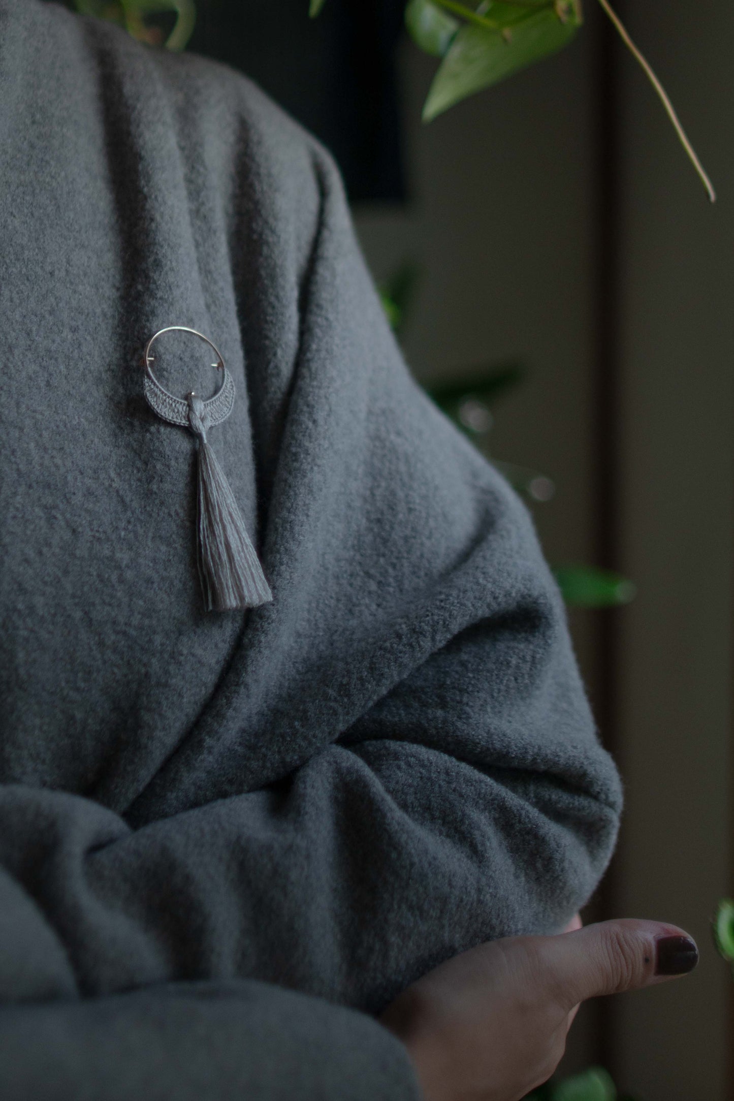 鳥のブローチ | 銀灰色